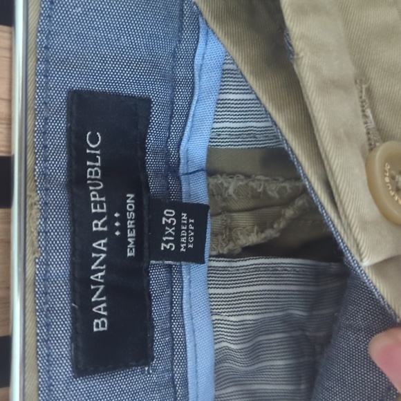 Banana Republic Khaki Pants - 31 x 30 - Picture 3 of 3